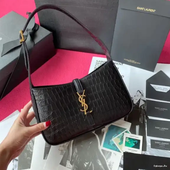 YSL BAG HOBO 5 LE 7 À 0404